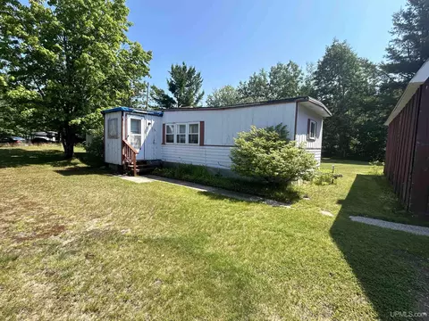 n7566 Spruce Street, Au Train, MI 49806