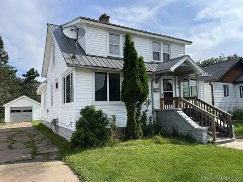 518 W F, Iron Mountain, MI 49801