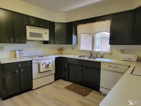 3770 N Custer, Monroe, MI 48162 photo 9