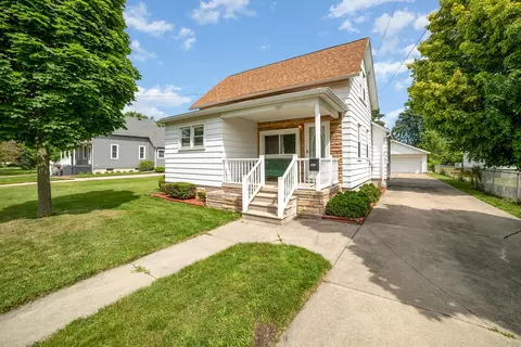 1301 Hine, Bay City, MI 48708