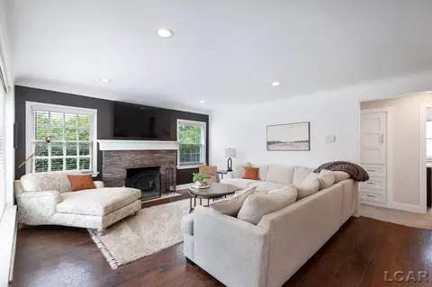 Living - 536 Budlong, Adrian, MI 49221 photo 1 of 6