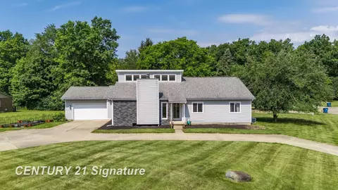 8328 Hidden Crk, Flushing, MI 48433