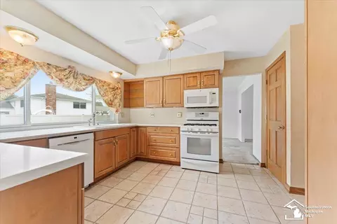 14715 Old Town, Riverview, MI 48193 photo 7