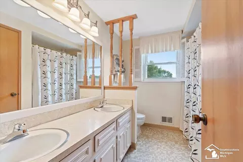 14715 Old Town, Riverview, MI 48193 photo 43