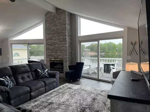 Living - 4440 Hamilton, Gladwin, MI 48624 photo 3 of 13