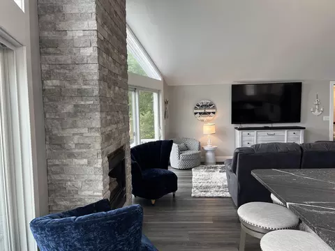 Living - 4440 Hamilton, Gladwin, MI 48624 photo 5 of 13