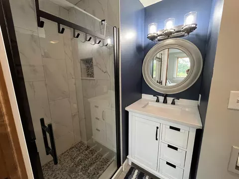 Bath - 4440 Hamilton, Gladwin, MI 48624 photo 2 of 10