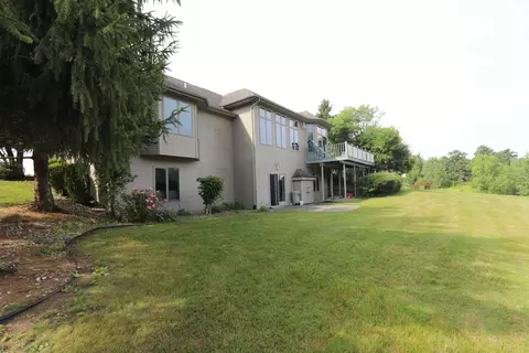 Exterior - 6520 Stonebrook, Flushing, MI 48433 photo 10 of 12