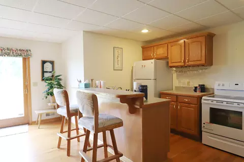 Kitchen - 6520 Stonebrook, Flushing, MI 48433 photo 1 of 1