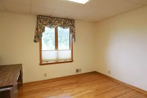 Bedroom - 6520 Stonebrook, Flushing, MI 48433 photo 3 of 3