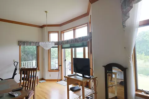 Dining - 6520 Stonebrook, Flushing, MI 48433 photo 1 of 1