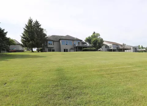 Exterior - 6520 Stonebrook, Flushing, MI 48433 photo 7 of 12