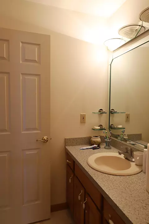 Bath - 6520 Stonebrook, Flushing, MI 48433 photo 3 of 3