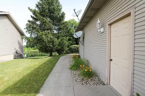 Exterior - 6520 Stonebrook, Flushing, MI 48433 photo 4 of 12
