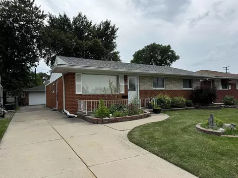 22208 Avon, Saint Clair Shores, MI 48082