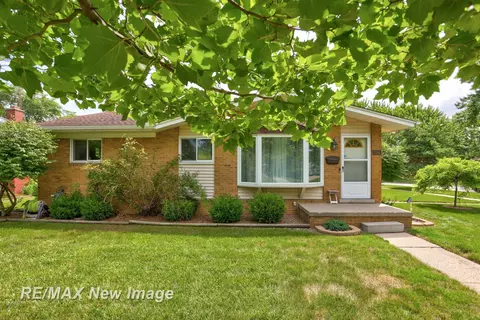 2294 Greenbush, Saginaw, MI 48603