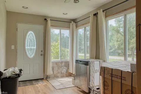 8488 State, Chesaning, MI 48616 photo 2