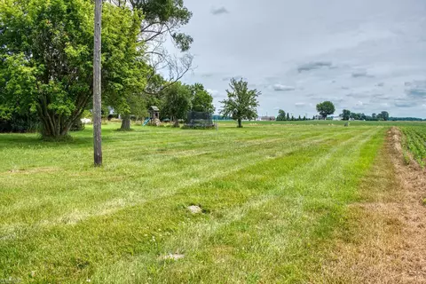 8488 State, Chesaning, MI 48616 photo 23