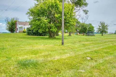 8488 State, Chesaning, MI 48616 photo 29