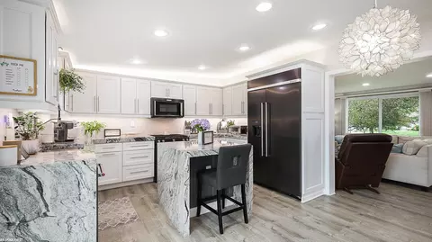 Kitchen - 45976 Brookside N, Macomb, MI 48044 photo 3 of 4