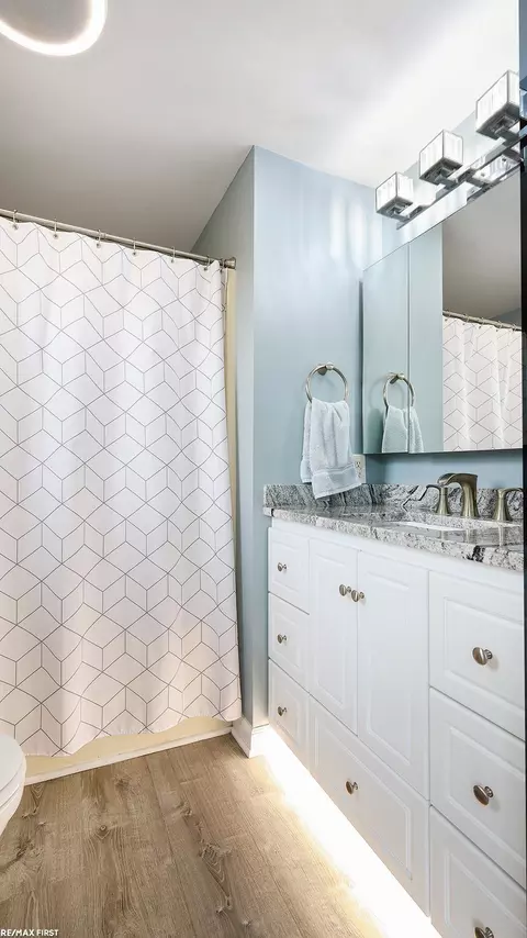 Bath - 45976 Brookside N, Macomb, MI 48044 photo 1 of 2