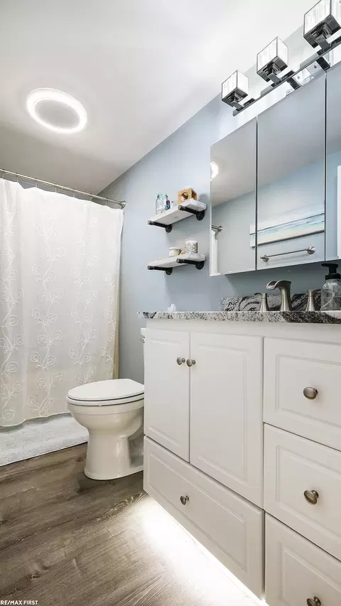 Bath - 45976 Brookside N, Macomb, MI 48044 photo 2 of 2