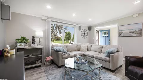 Living - 45976 Brookside N, Macomb, MI 48044 photo 2 of 2