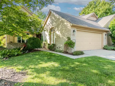 1313 Autumn, Troy, MI 48098