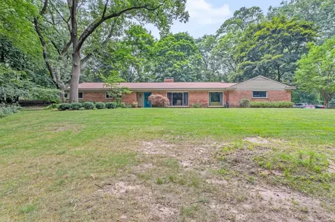 1715 Lone Pne, Bloomfield Hills, MI 48302
