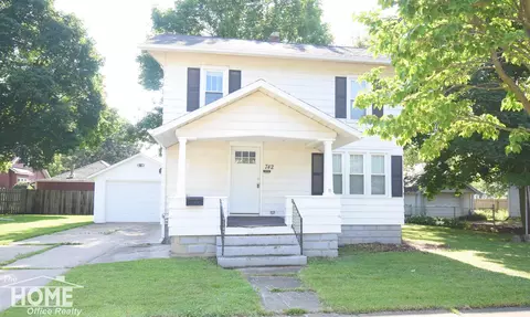 742 N Saginaw, Owosso, MI 48867
