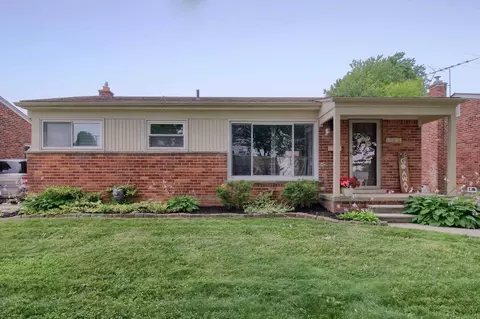 30101 Rosebriar, Saint Clair Shores, MI 48082