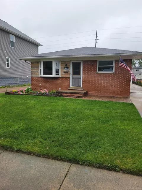28022 Elmdale, Saint Clair Shores, MI 48081