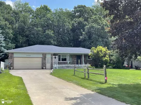 1400 Shadowtree, Lapeer, MI 48446
