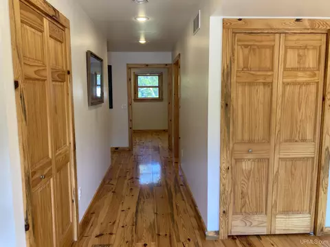 Entry Way - 387 Ninth, Copper Harbor, MI 49918 photo 3 of 6