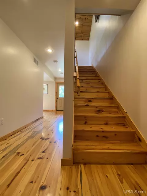Entry Way - 387 Ninth, Copper Harbor, MI 49918 photo 4 of 6