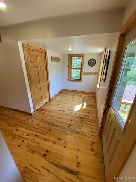Entry Way - 387 Ninth, Copper Harbor, MI 49918 photo 1 of 6