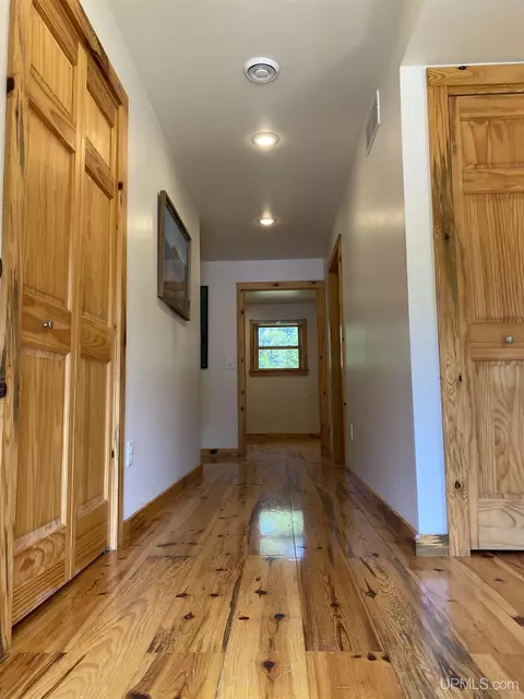 Entry Way - 387 Ninth, Copper Harbor, MI 49918 photo 5 of 6