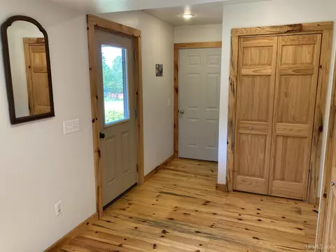 Entry Way - 387 Ninth, Copper Harbor, MI 49918 photo 2 of 6