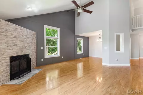 Living - 12171 Grandview, Jerome, MI 49249 photo 4 of 5
