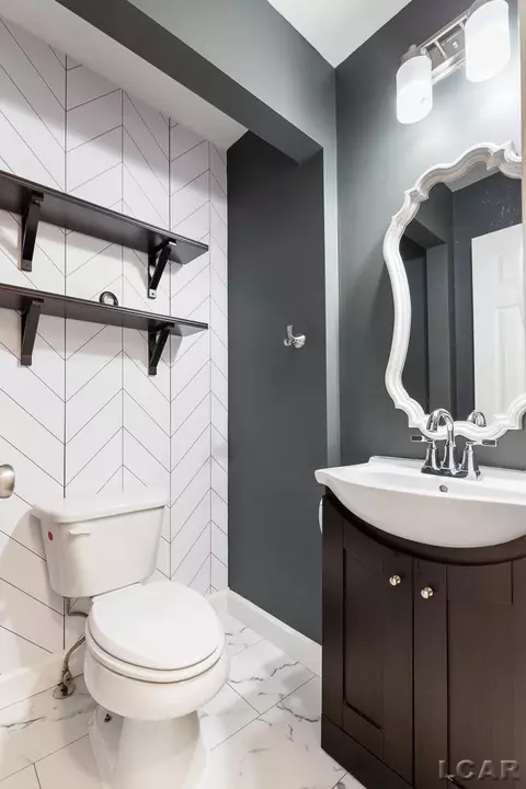 Bath - 12171 Grandview, Jerome, MI 49249 photo 2 of 2