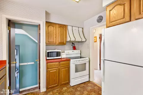 415 Calvin, Grosse Pointe Farms, MI 48236 photo 5