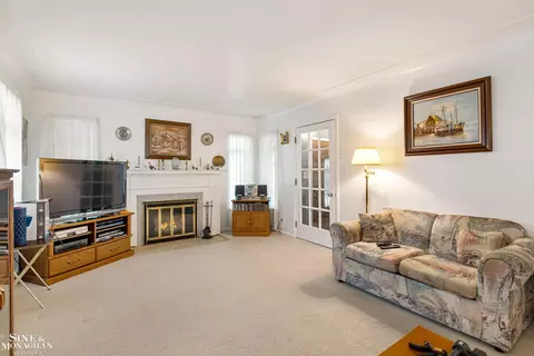 415 Calvin, Grosse Pointe Farms, MI 48236 photo 3