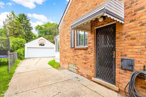 415 Calvin, Grosse Pointe Farms, MI 48236 photo 19