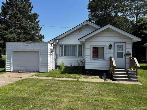 910 Broadway, Ironwood, MI 49938