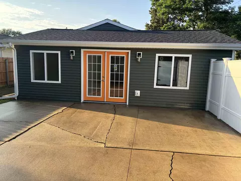 Exterior - 916 E King, Owosso, MI 48867 photo 4 of 4