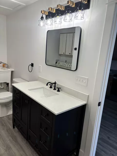 Bath - 916 E King, Owosso, MI 48867 photo 1 of 3