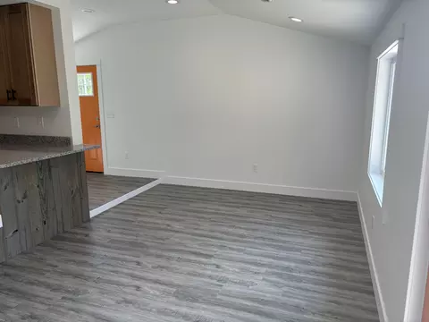 Living - 916 E King, Owosso, MI 48867 photo 2 of 2
