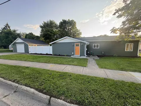 916 E King, Owosso, MI 48867