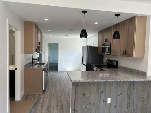 Kitchen - 916 E King, Owosso, MI 48867 photo 1 of 3
