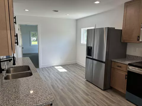 Kitchen - 916 E King, Owosso, MI 48867 photo 3 of 3